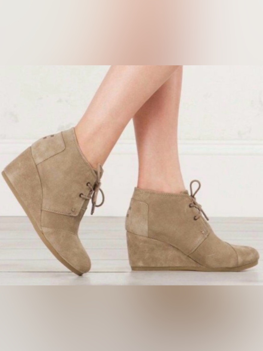 Toms Women's Light Taupe Suede Lace-Up Ankle Booties